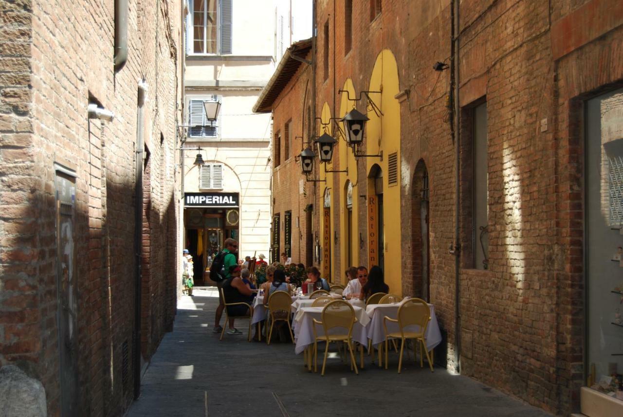 Antica Dimora Del Buongoverno Hotel Siena Luaran gambar