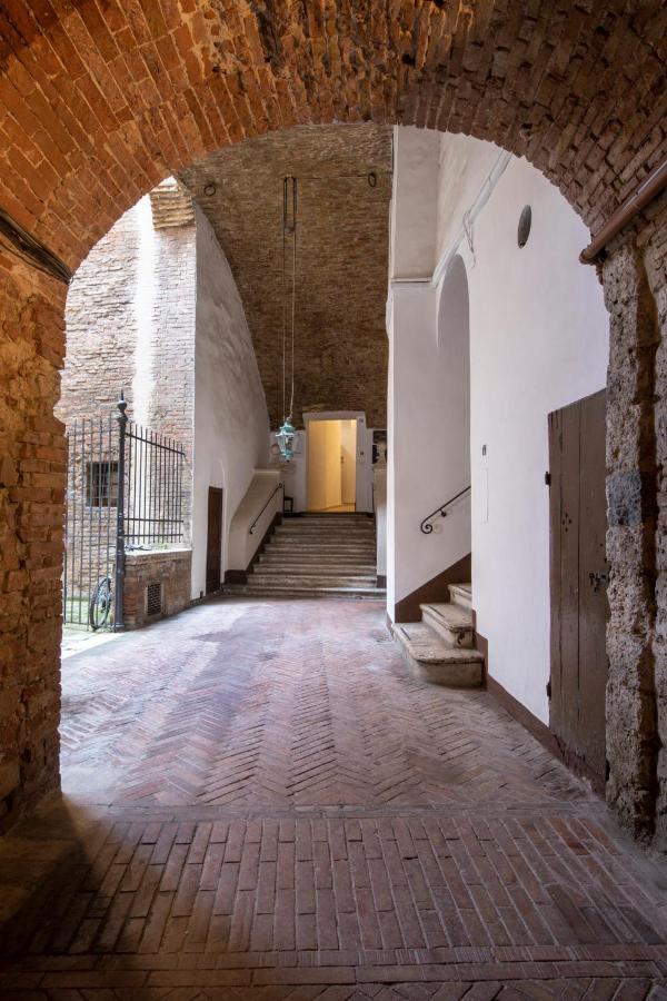 Antica Dimora Del Buongoverno Hotel Siena Luaran gambar